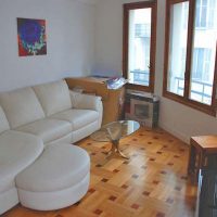 Lounge with corner aspect